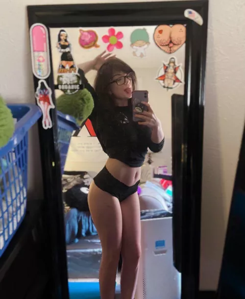 Hiiiii 😳 by missskylerb