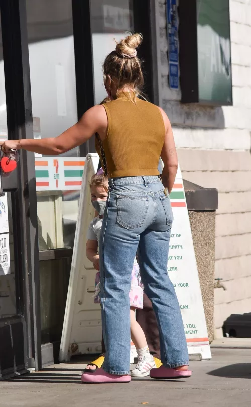 Hilary Duff by Leroyyyyyy13