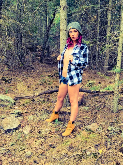 Hippie chicks belong in the woods by Hot_hippie69