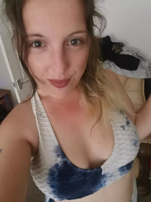 Hippy dippy and ready to toke and play 🎉🎉 by WetnwildJJ