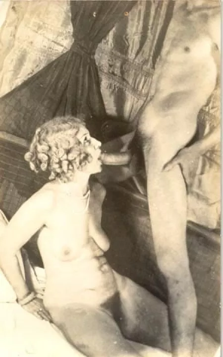 His good lady giving the ol' sausage a suck by NippleAficionado