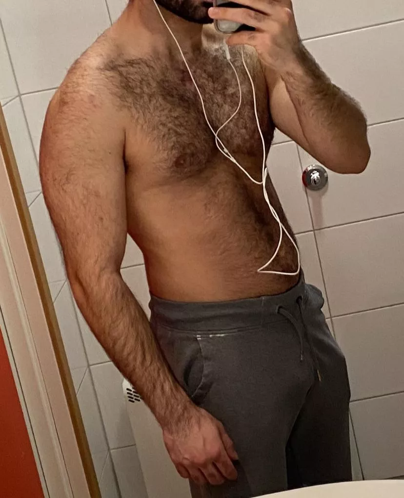 Hit me up posted by lekalek