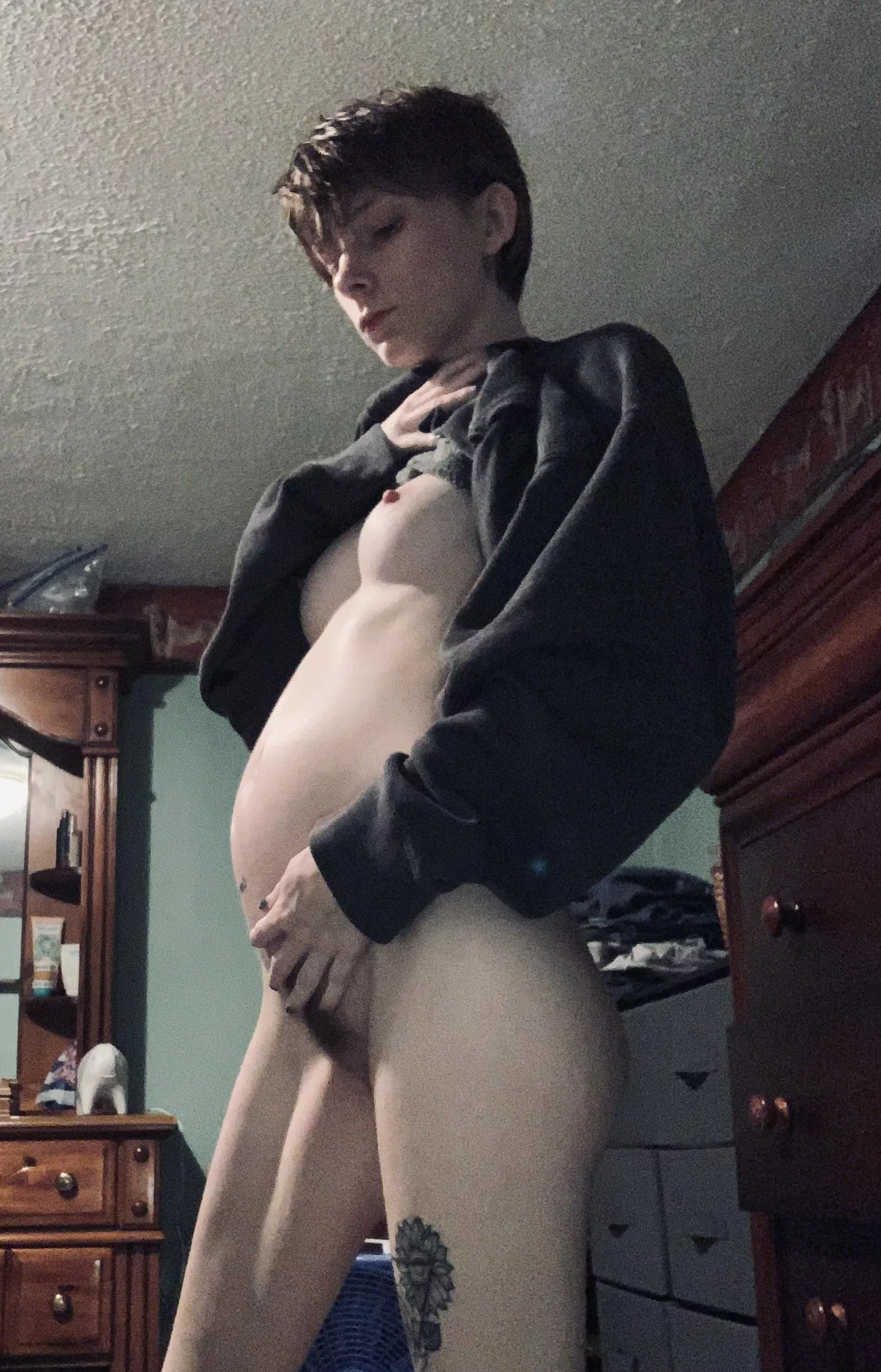 Hit my 22 week mark today, gonna celebrate with a cock deep inside me 🤤😉 posted by Icexqueen22