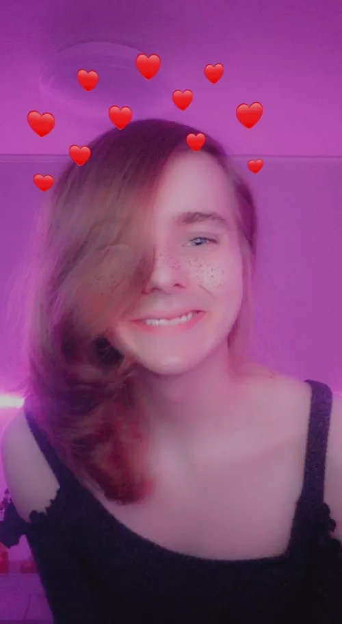 Hiya cuties! by SignificantWing9547