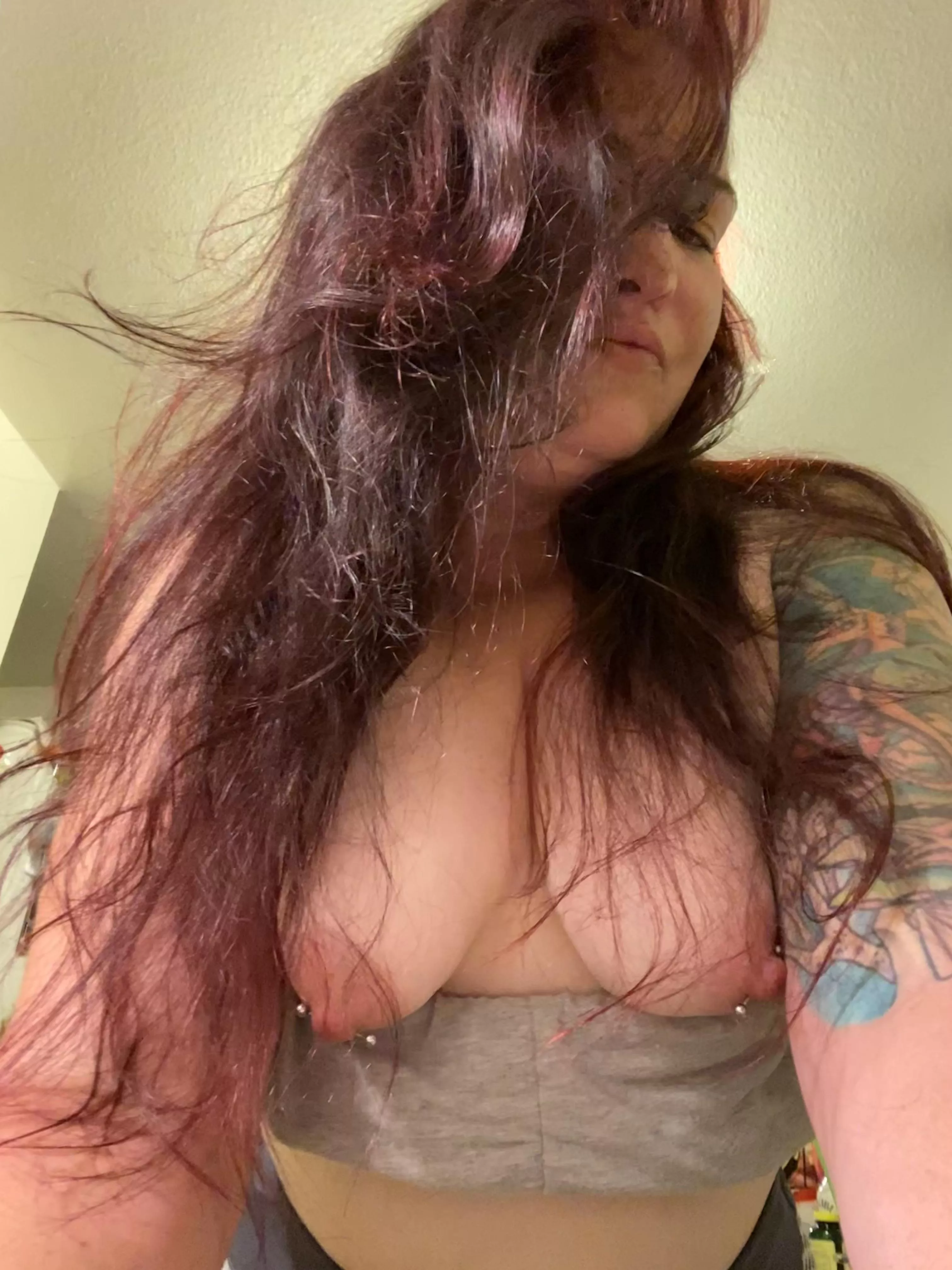 Hiya friends 😊 posted by wetncurvy