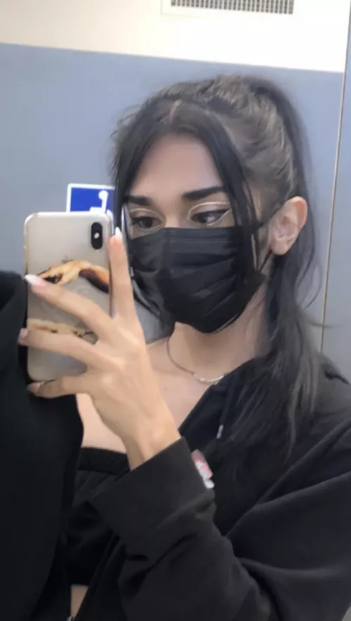 hiya! this is my first post on here :3 by skvllfck