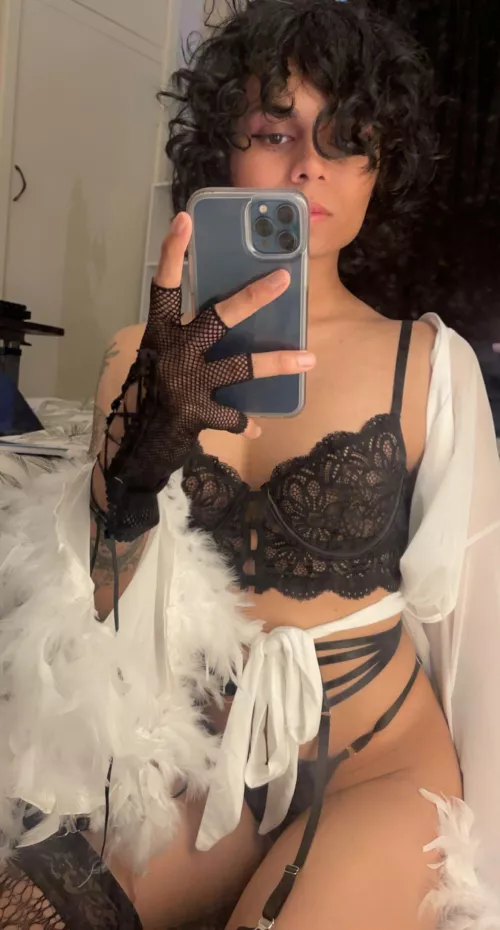 Hiyaaaaa 🤭 by elliedontstop