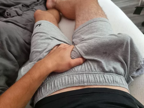 Hmm by JackIsNoLonger18