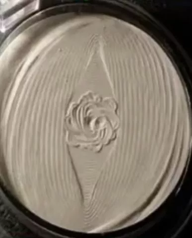 Hmmm…. posted by Dirtytimeboi