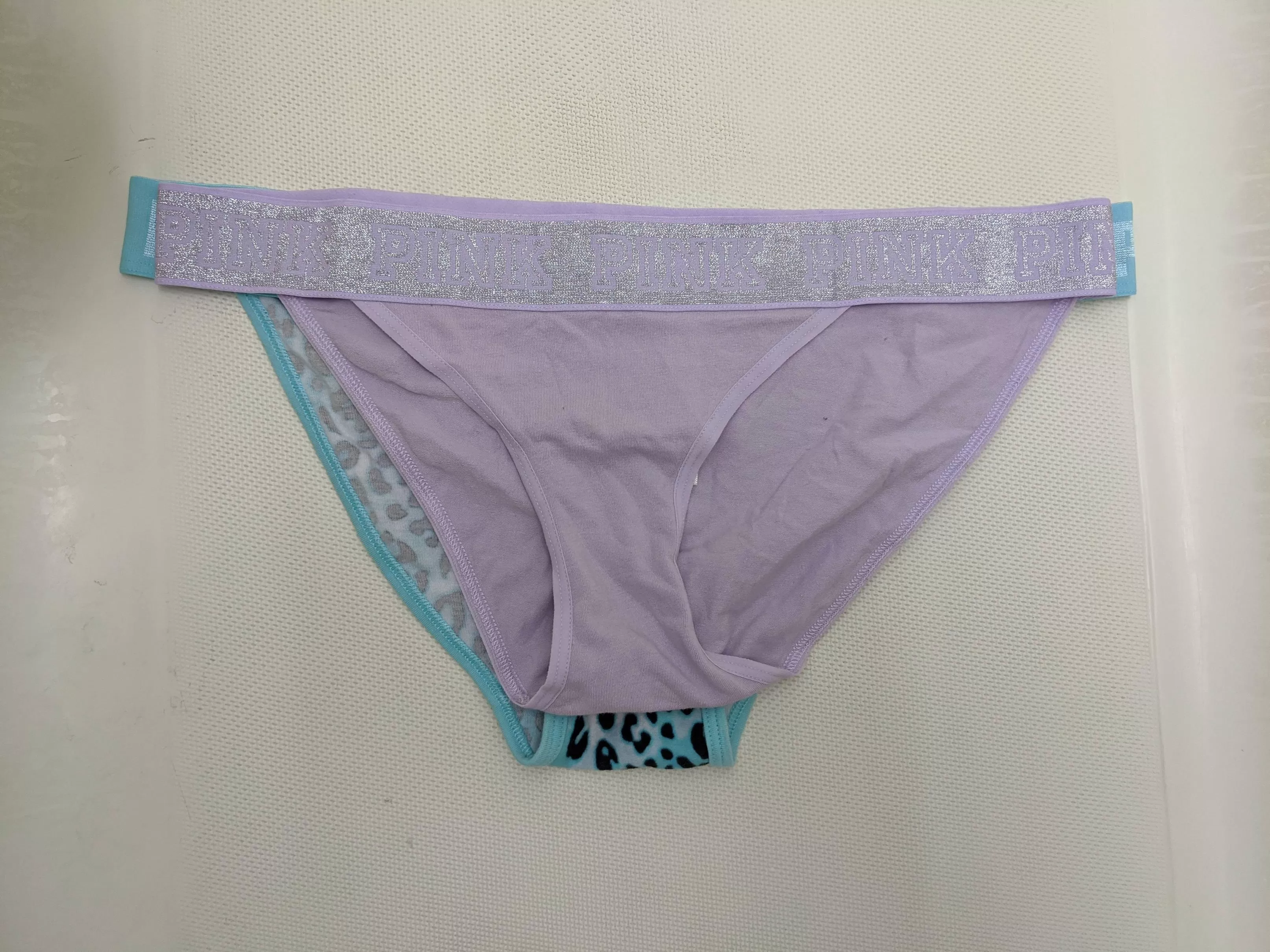 Hmmmm, we have a size discrepancy here. posted by RIntegralDomainR