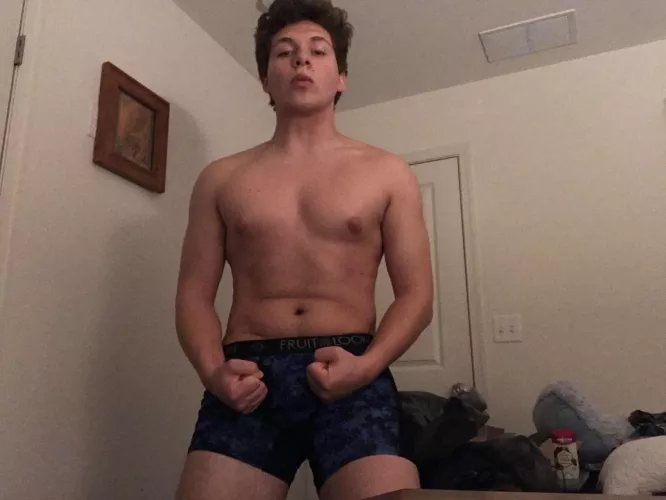 Hmu by ComprehensiveAd5746