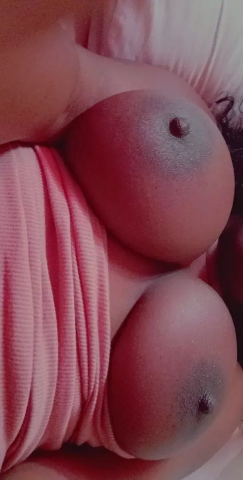 Hmu daddy, selling nudes 💋 by Sweetchocolatekisses