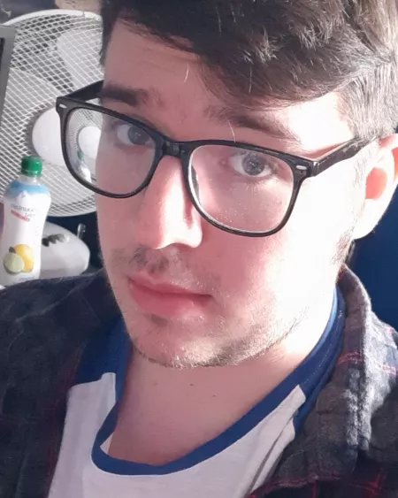 Hmu i need more friends to play games with plus im like so fecking bored by MrMyster11