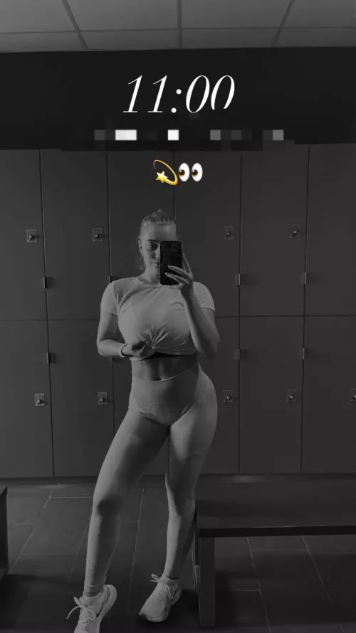 HMU if you can caption some girls I know by kayn444