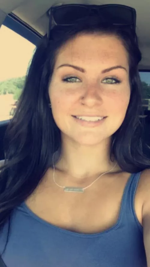 hmu if you want my moms snap she’s 33 and petite 😅 be my bully by Ventage80