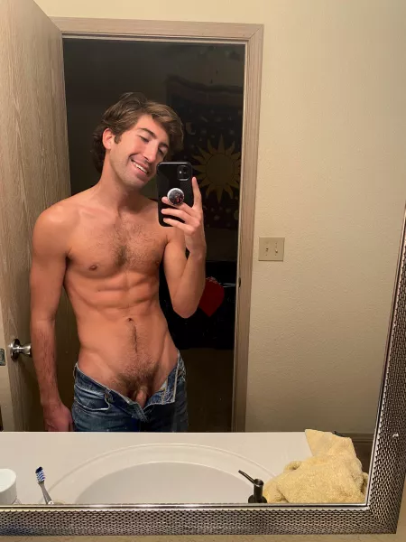 hmu if you want to play some games together 😋 by leogayy