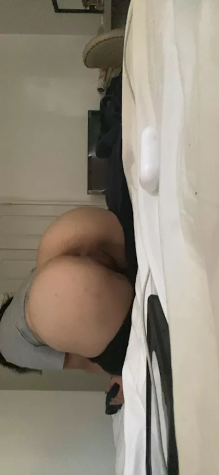 Hmu I’m horny by Groundbreaking_Day14