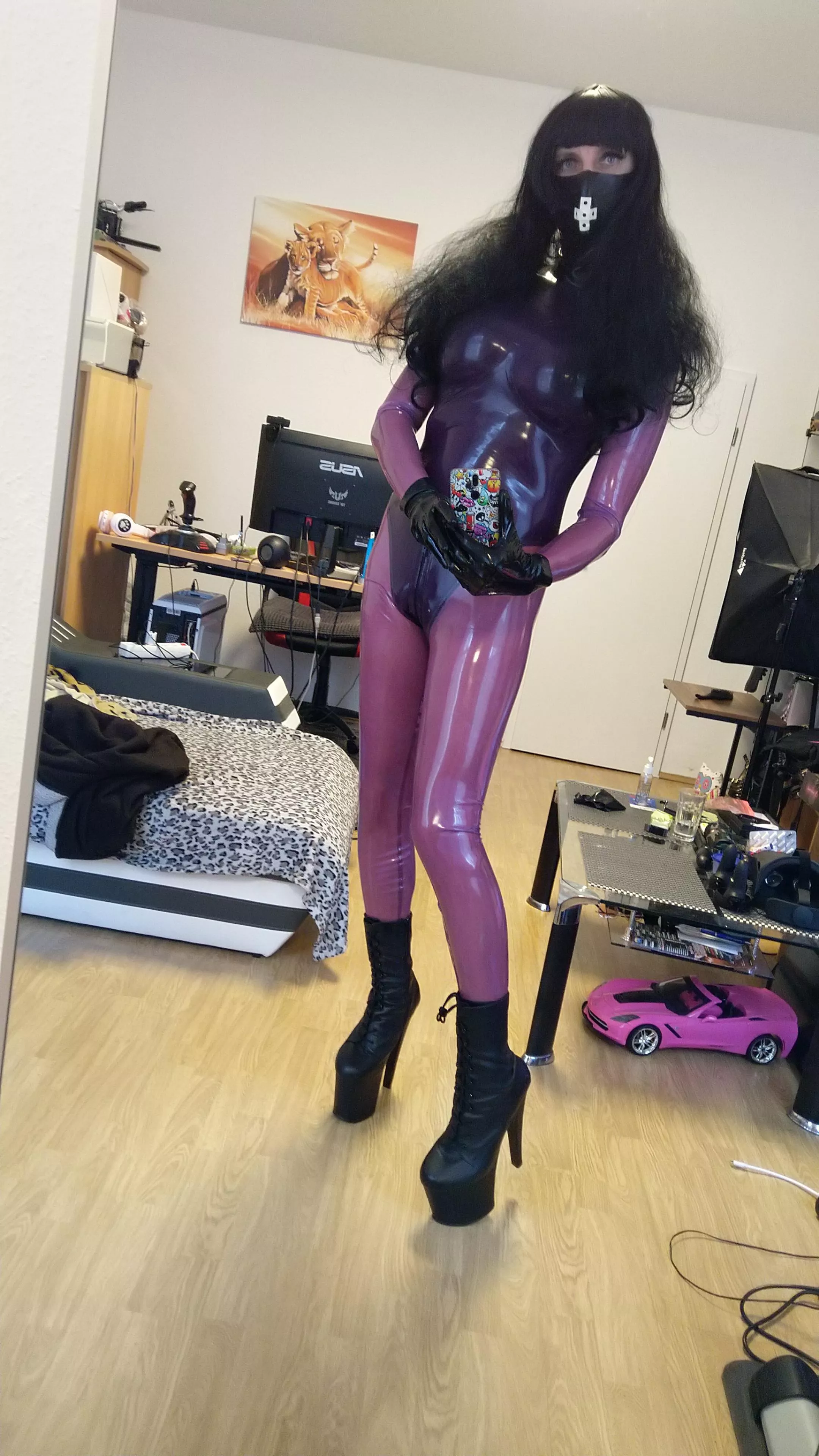 Ho do you like me in purple catsuit? posted by Jessi2021