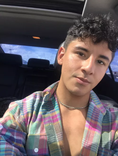 hola boys I’m Santi 😘 felt cute on this sunny day by TomasandSanti