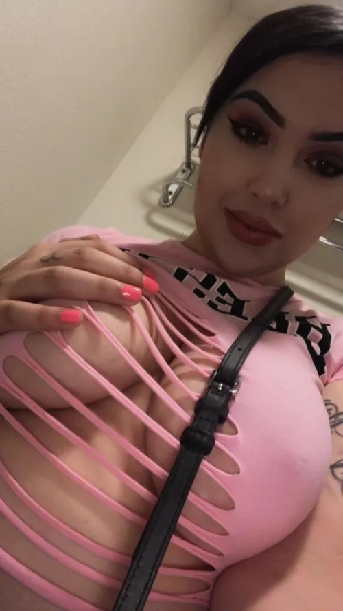 Hola 🥰 by ElsieMonroe