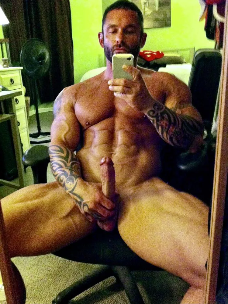 Hola 👋🏻 you dirty fuckers 😈 posted by Squirt_hunter72