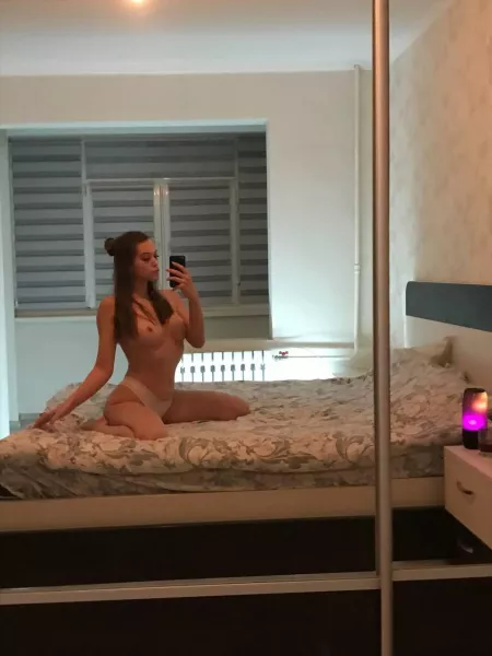 Hold me closer by mustlovebunnies