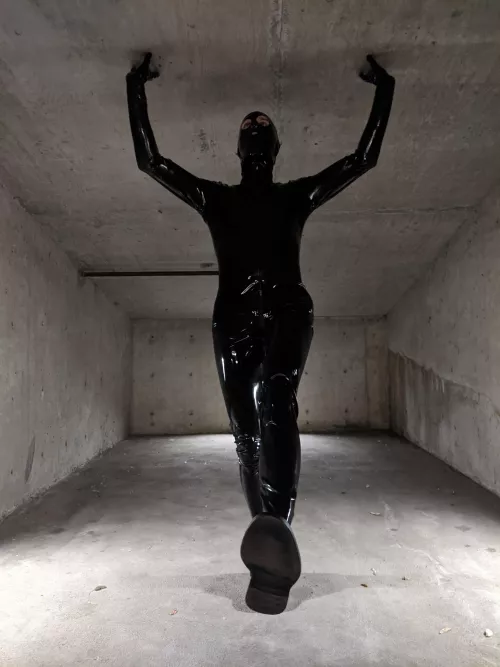 Holding up the weight of the world by latexcite-me