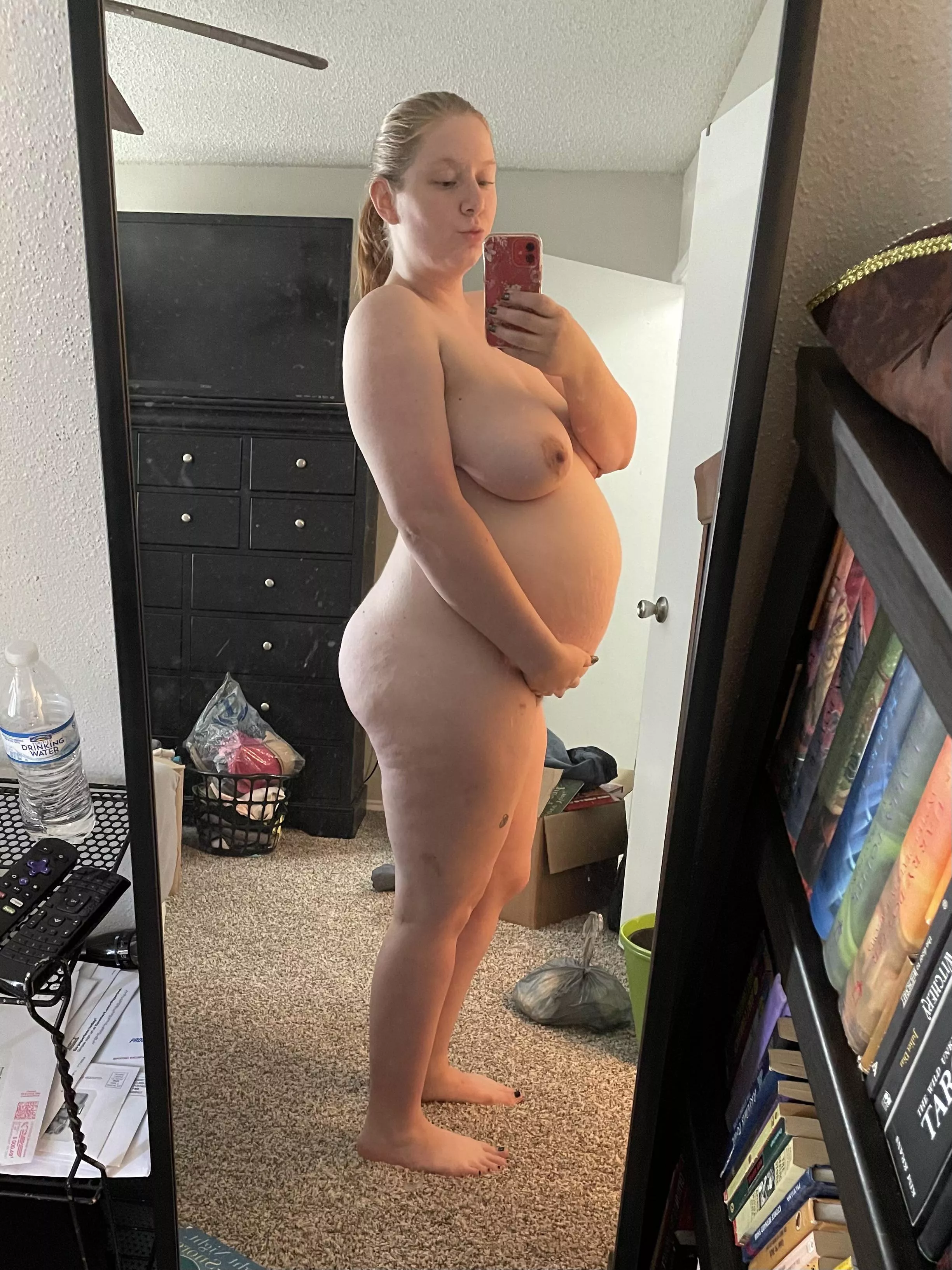 Holiday promo 🦃🥧🍁 50% OFF! $5 for 1 month 🤩 Instant access to 550+ nude pics, 100+ vids, & more 🖤 Pregnant Content 🤰🏼 Thick natural body milf with a pretty face, green eyes, 38DDD’s, a fat 🍑, & a tight kitty 😻 I offer posted by destinyjade420
