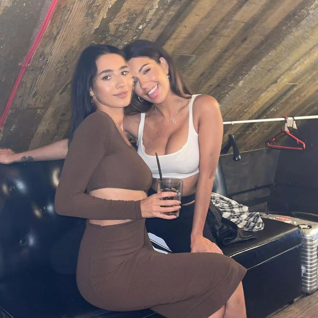 Holly & Phoebe posted by theworldisagangster