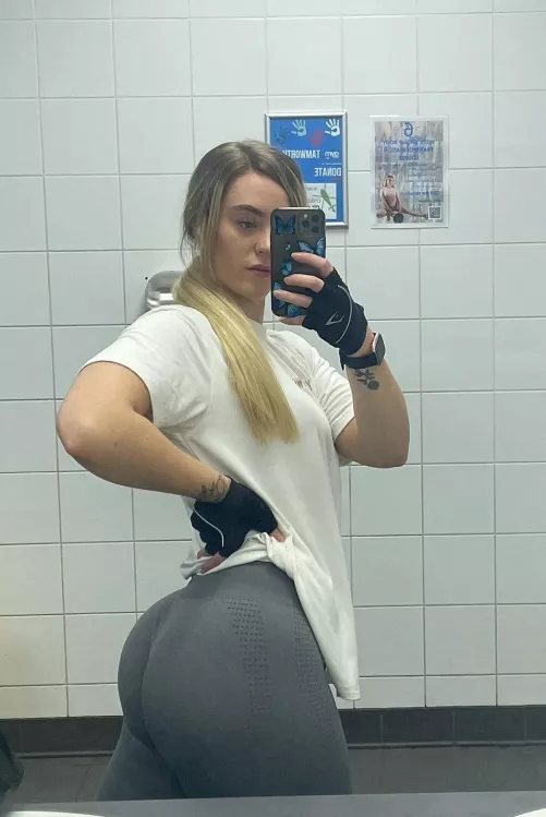 Holly smokes... KG Fitness always checking @kenseygfitnesspt the specialist of the month by johnny_pipe83