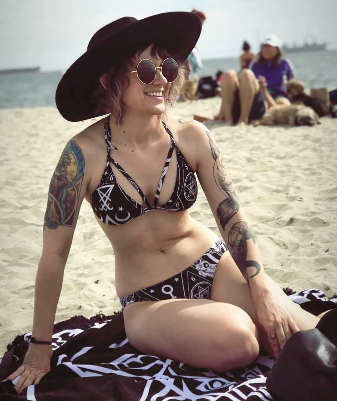 Holly's new Instagram post posted by [deleted]