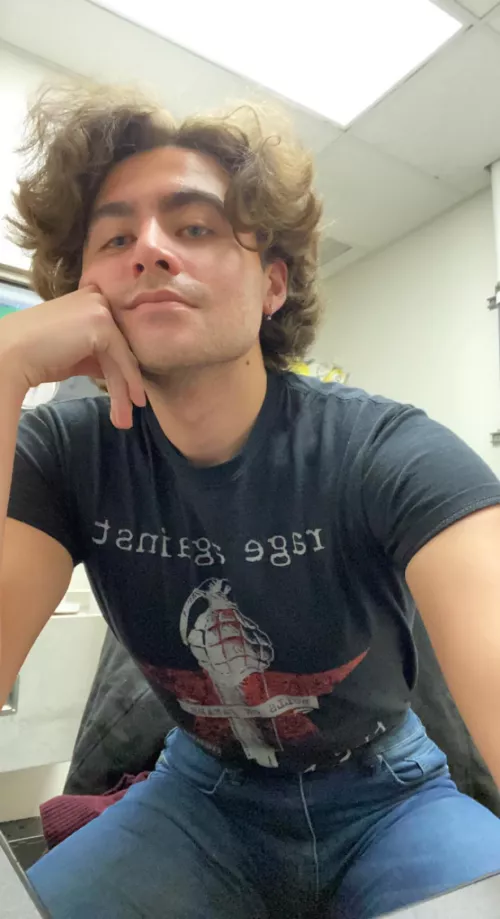 Holy shit. I need friends 😮‍💨 by haydenatorX