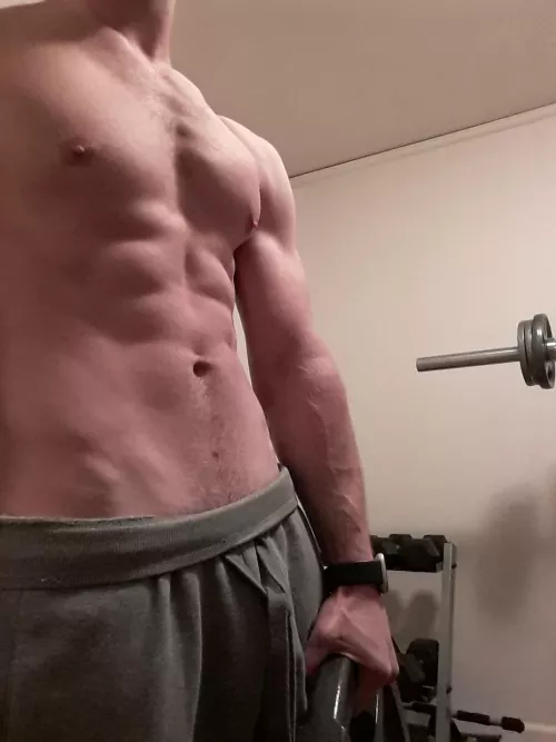 Ho(m)e Gym by sweaterabs