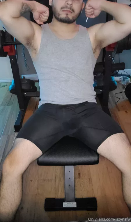 Home workout 🤤 by mexicanizzy