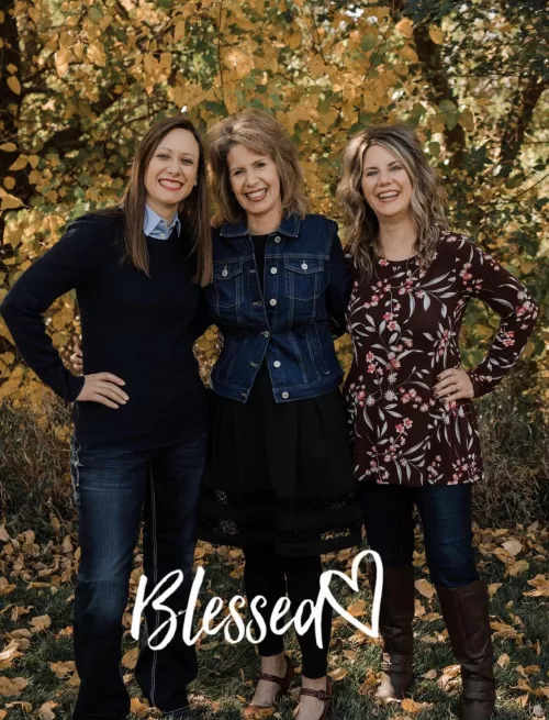 Homegrown Nebraska MILF and two sexy daughters 🌽😍 by ganggang89882