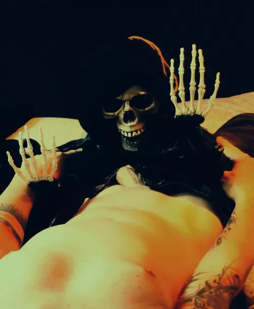 Honey?.....is that you? by zifes