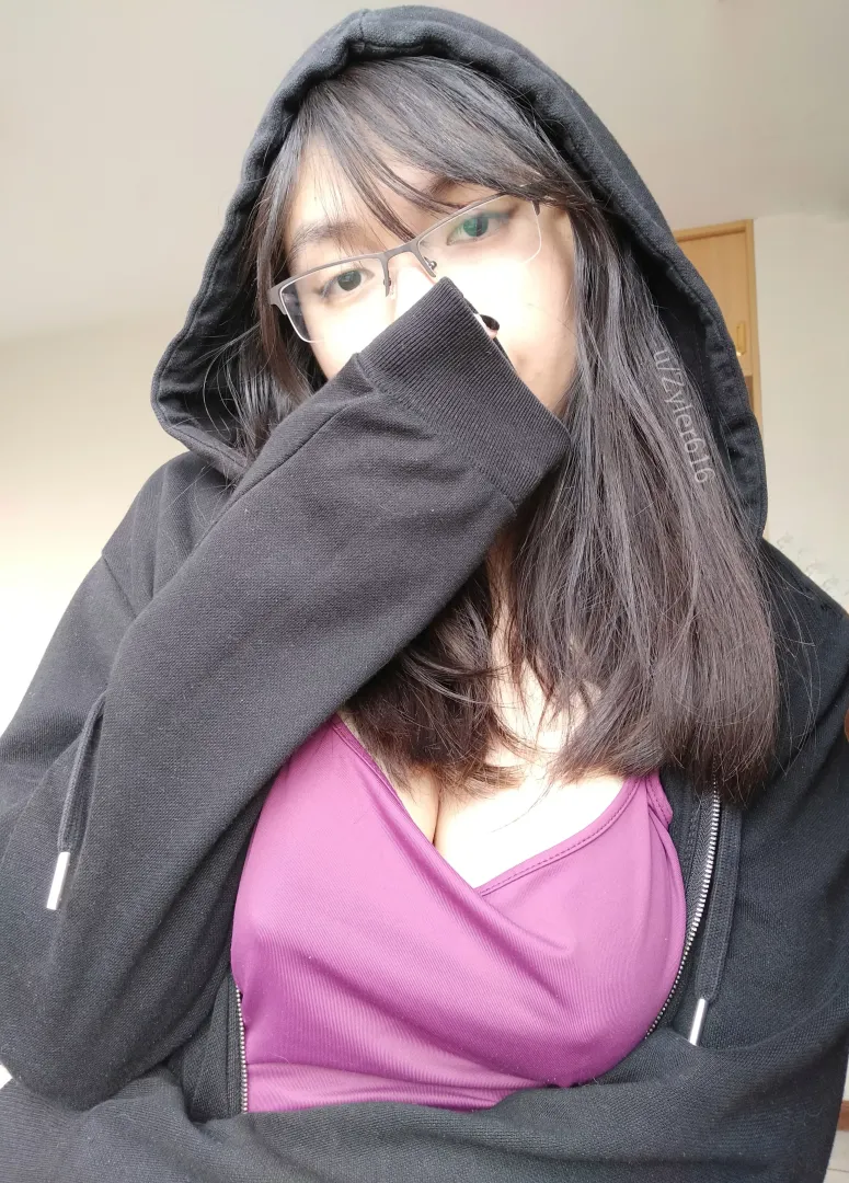 Hoodie and no bra because I like to be comfy posted by Zyler616
