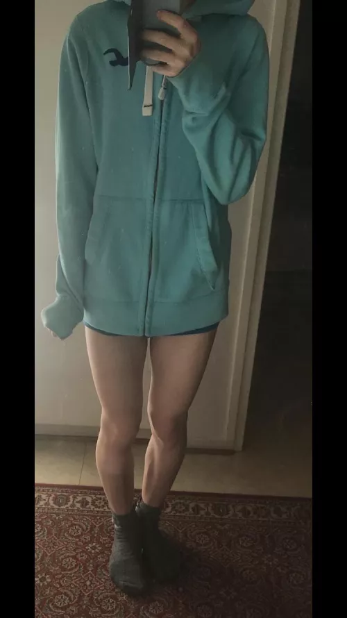 Hoodie time :) by daviepeaks