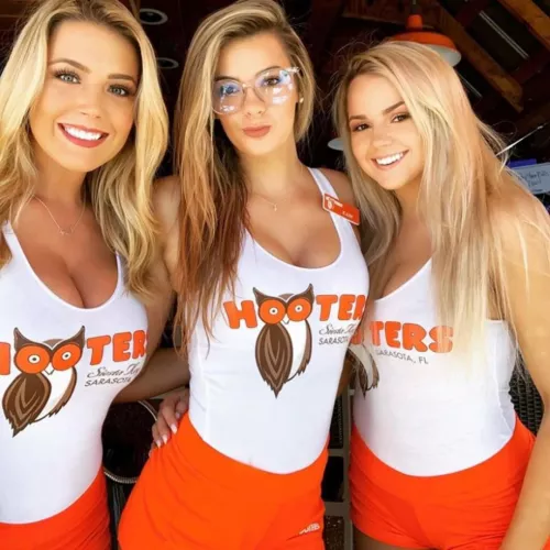Hooters Girls by freakasaurous