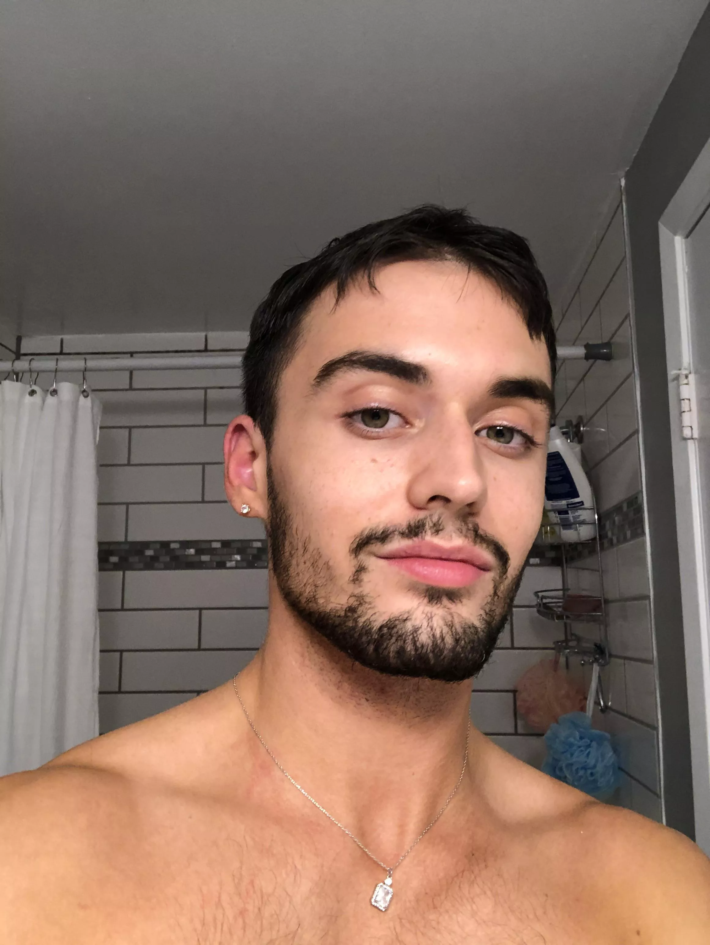 Hope everyone has a good weekend 😊 posted by twunk__muscle