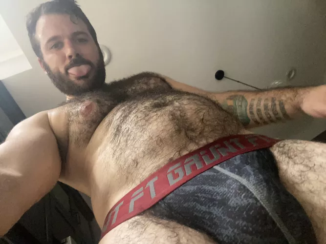 Hope everyone's having a great Saturday. by NCWolfieCub