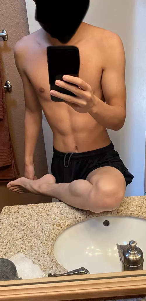 Hope it’s ok if this prettyboy has a toned body😳🤗👅 by King_Calves