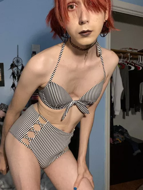 Hope the stripes don’t mesmerize you too much by Skye-Tunes