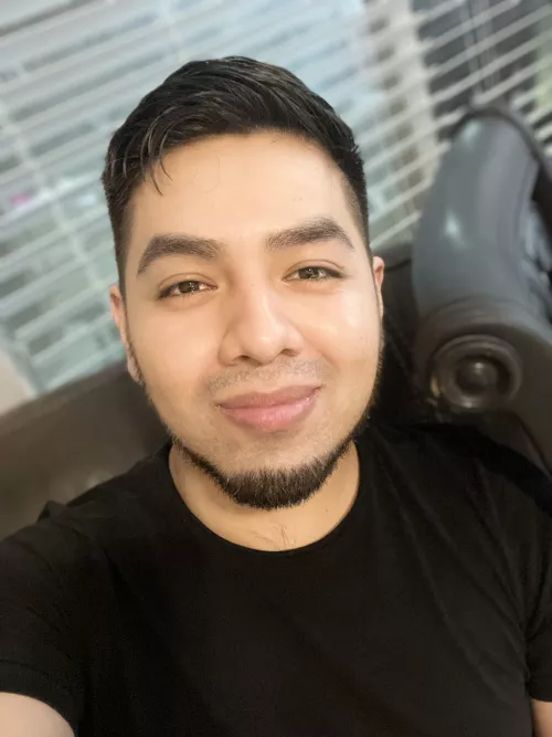 Hope y’all having a good day out there 😊👍🏼 by JuniiorJay