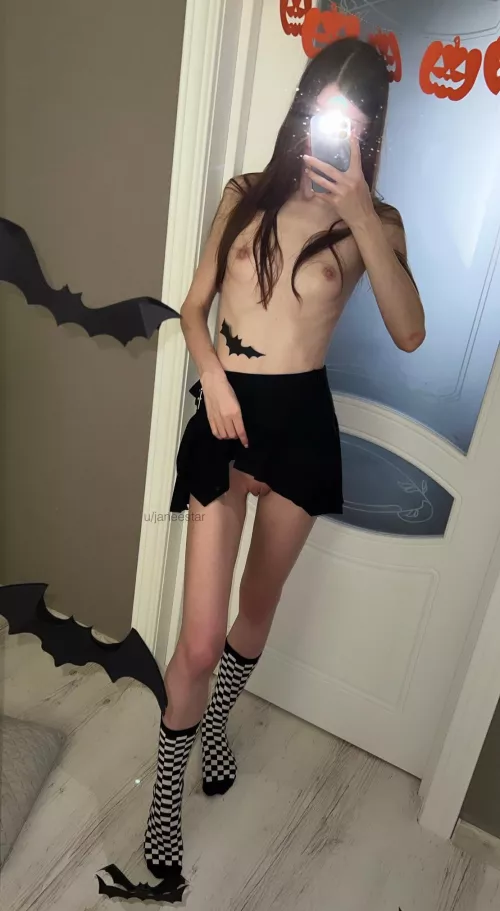 Hope you don't mind me to show you my tiny things 🙈🖤 by Janeestar