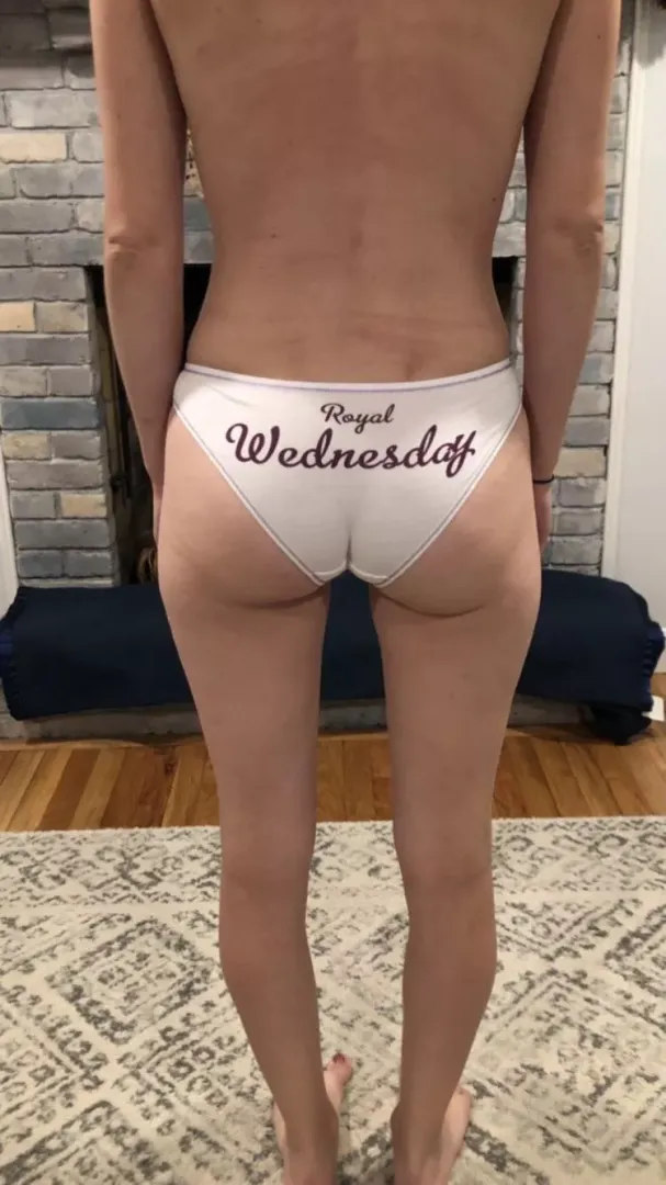 Hope you enjoy my MILF Wednesday underbooty posted by MILFnextdoor33