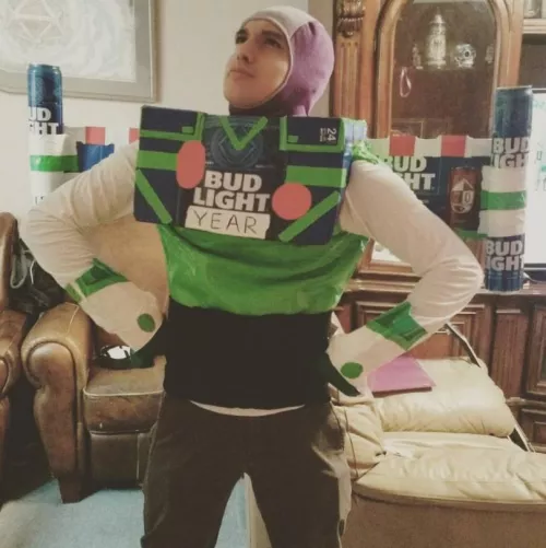 Hope you fellas had a good Halloween 🎃 by chonchocheech