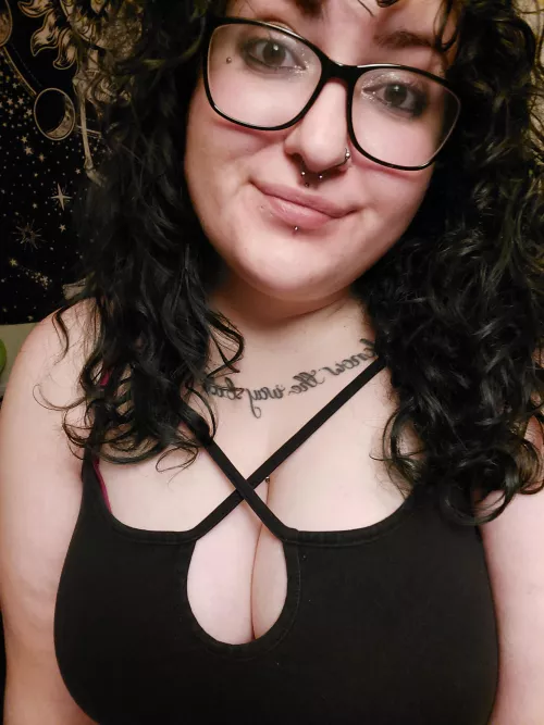 Hope you had a good day!🖤😘 by platonicgirl69420