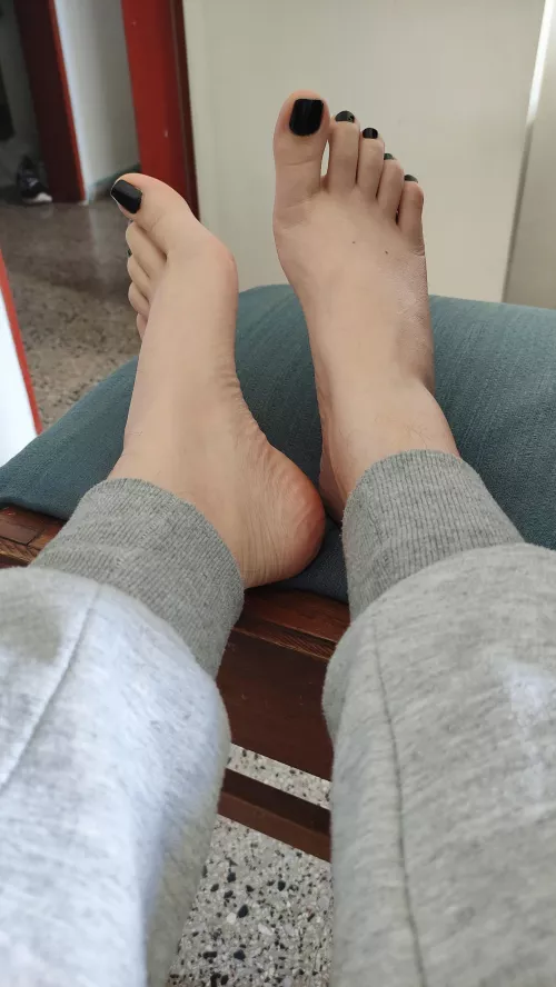 Hope you had a good day 💕 by LeMoonFeet