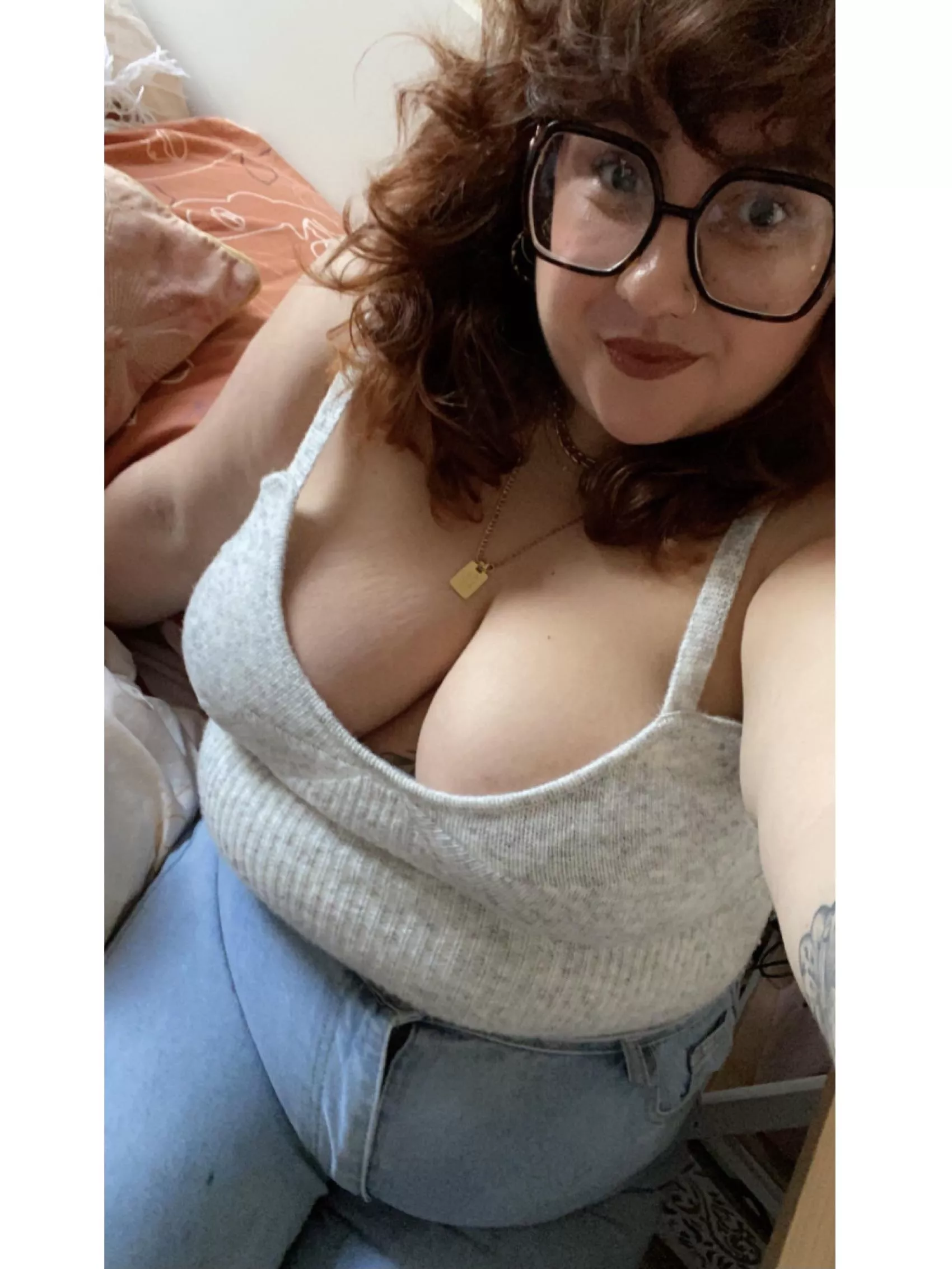 Hope you like girls with glasses 🤭 posted by freya_fox